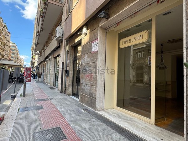 locale commerciale in affitto a Bari in zona Murat