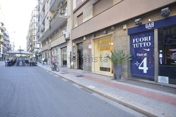 locale commerciale in affitto a Bari in zona Murat