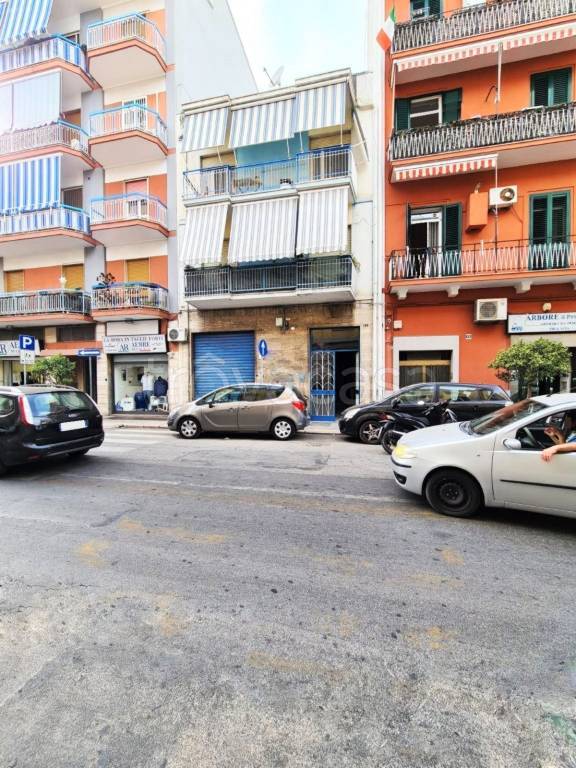 negozio in affitto a Bari in zona Libertà