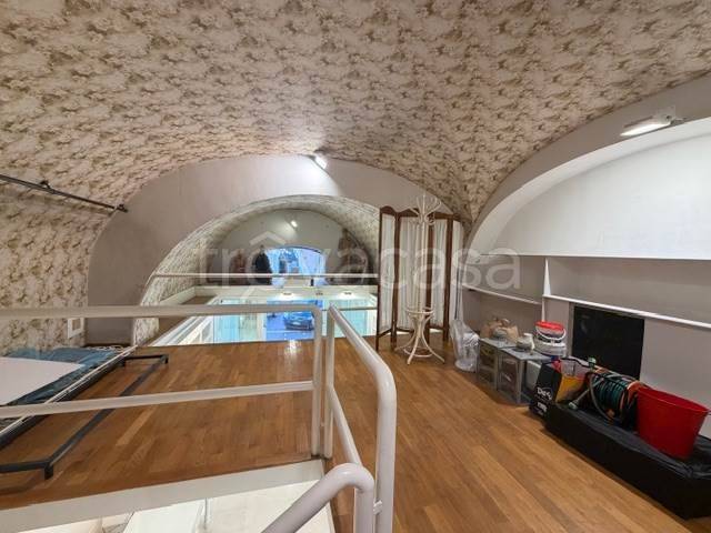 negozio in affitto a Bari in zona Murat