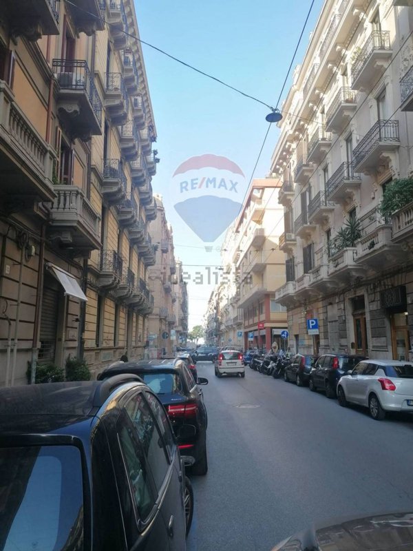 locale commerciale in affitto a Bari in zona Murat