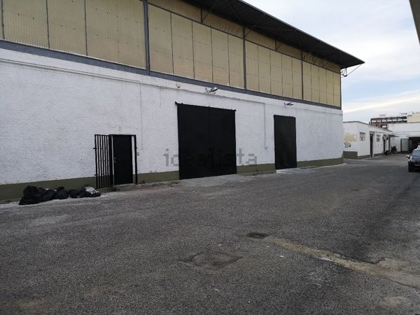 capannone in affitto a Bari in zona Picone