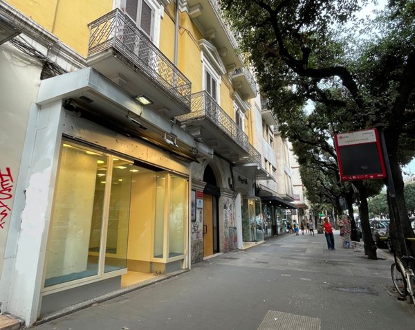 locale commerciale in affitto a Bari in zona Murat