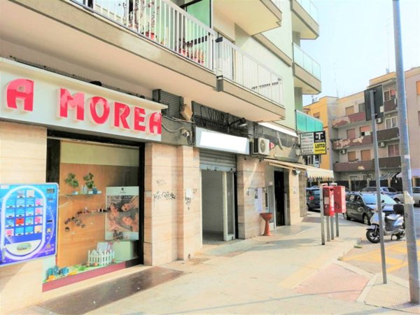 locale commerciale in affitto a Bari in zona Picone