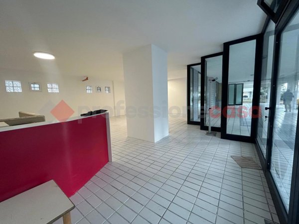 locale commerciale in affitto a Bari in zona Fesca