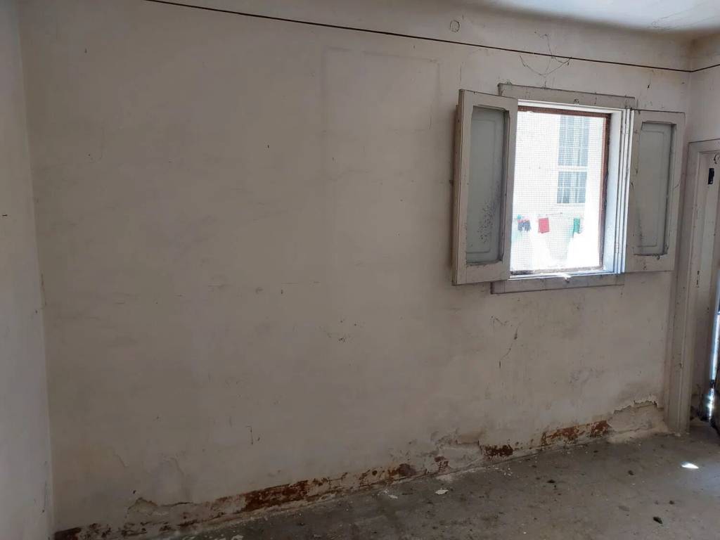 negozio in affitto a Bari in zona Libertà