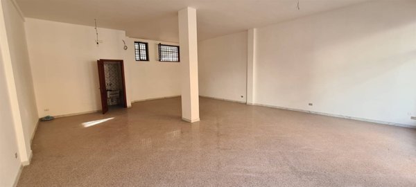 negozio in affitto a Bari in zona Palese/Macchie