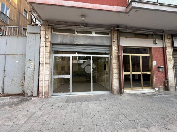 negozio in affitto a Bari in zona Japigia