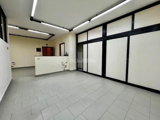 ufficio in affitto a Bari in zona Picone