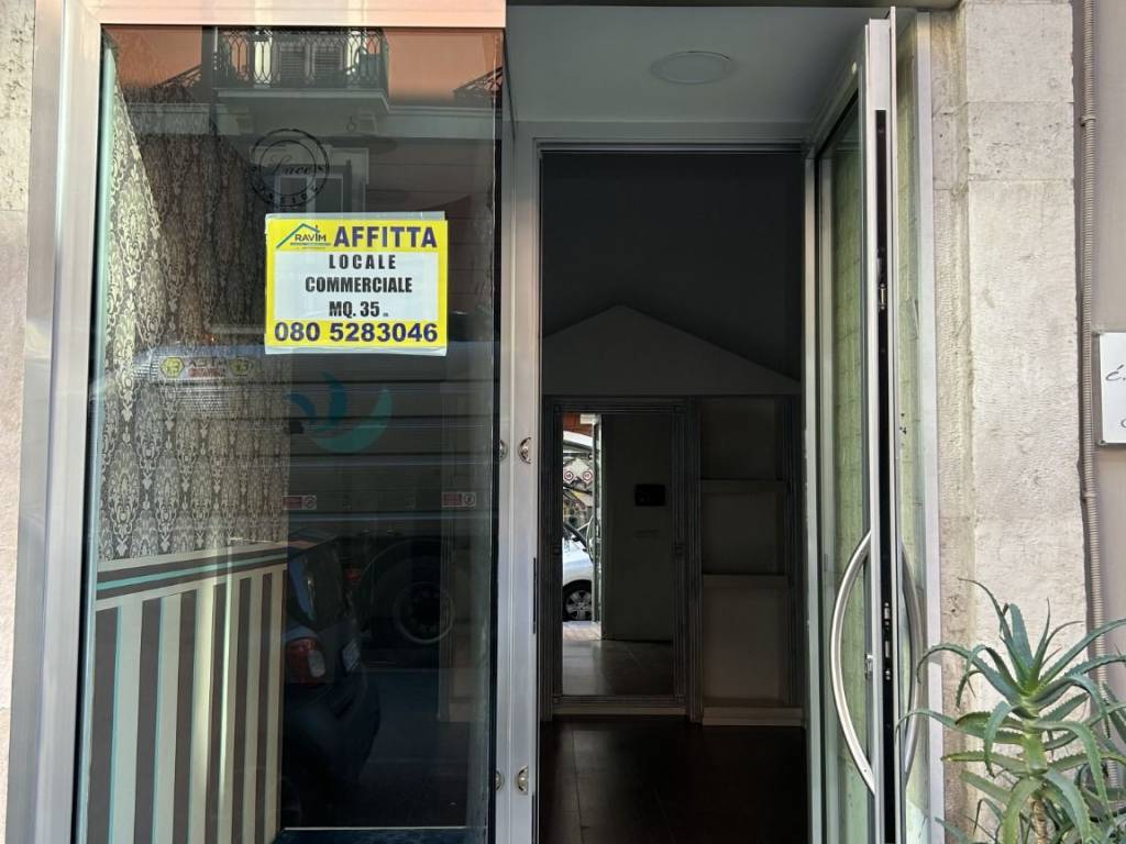 negozio in affitto a Bari in zona Madonnella