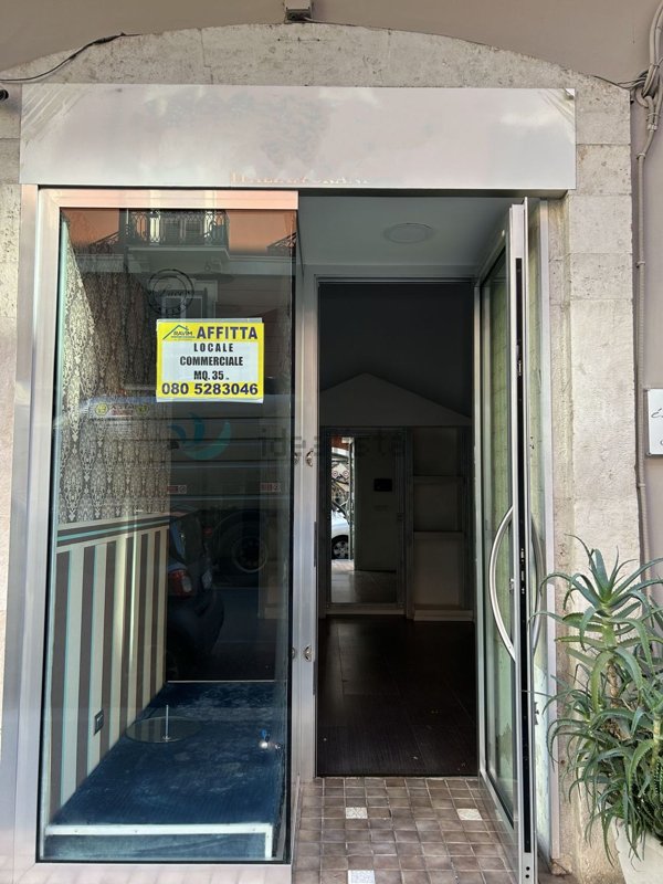 locale commerciale in affitto a Bari in zona Murat