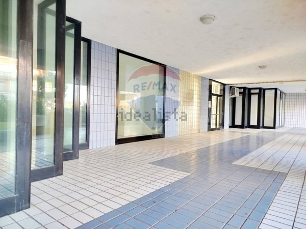 locale commerciale in affitto a Bari in zona Fesca
