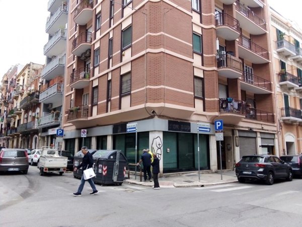 negozio in affitto a Bari in zona Libertà