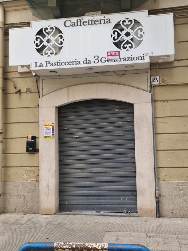 negozio in affitto a Bari in zona Murat