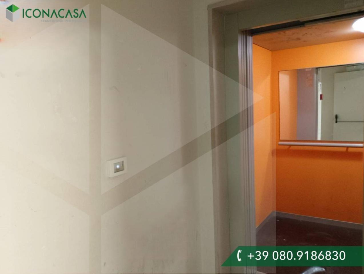 negozio in affitto a Bari in zona Poggiofranco
