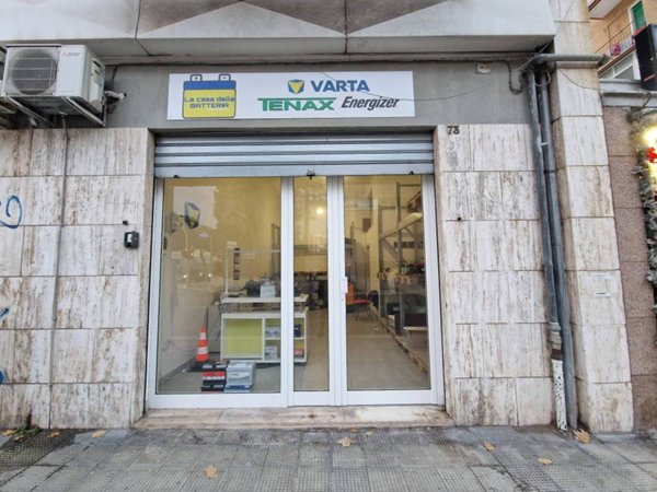 negozio in affitto a Bari in zona Mungivacca
