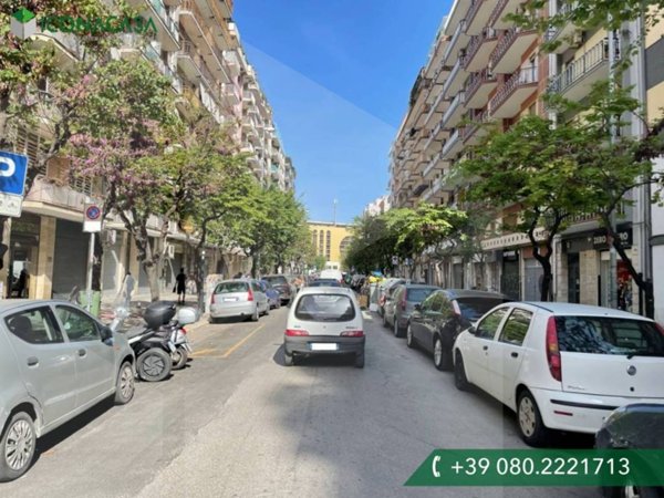 negozio in affitto a Bari in zona Libertà