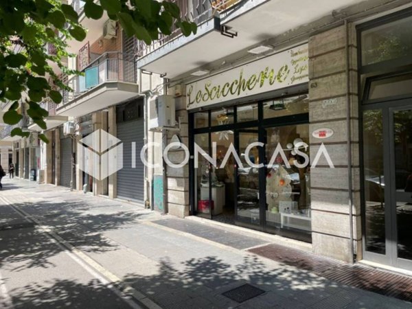 negozio in affitto a Bari in zona Libertà