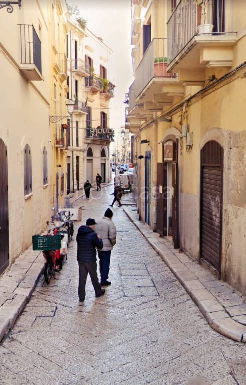 trivano in affitto a Bari in zona Città Vecchia