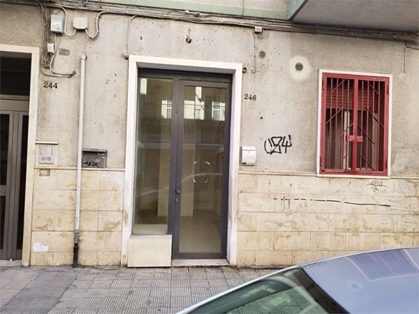 locale commerciale in affitto a Bari in zona Carrassi