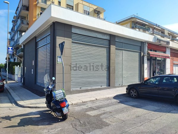locale commerciale in affitto a Bari in zona Japigia