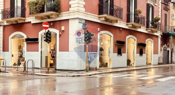 negozio in affitto a Bari in zona Murat