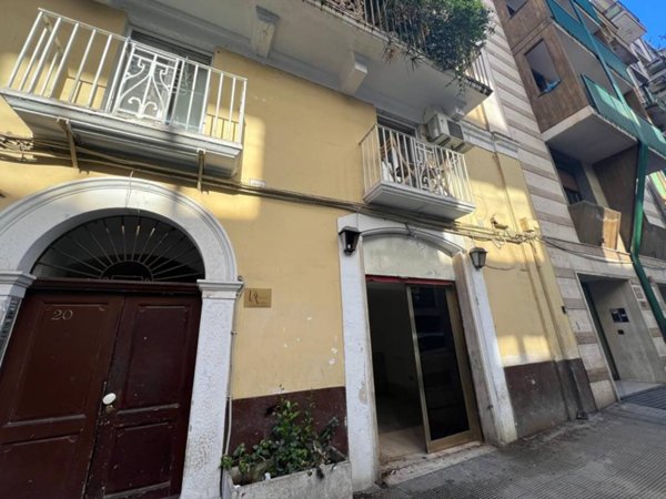 negozio in affitto a Bari in zona Marconi