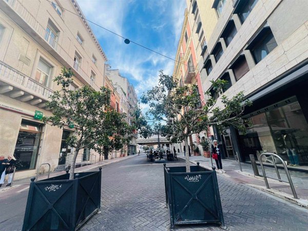 negozio in affitto a Bari in zona Murat