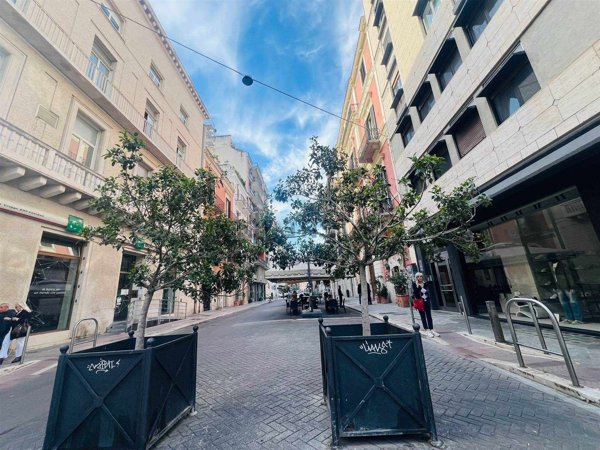 locale commerciale in affitto a Bari in zona Murat
