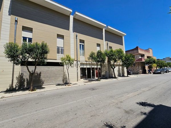 locale commerciale in affitto a Bari in zona Santo Spirito