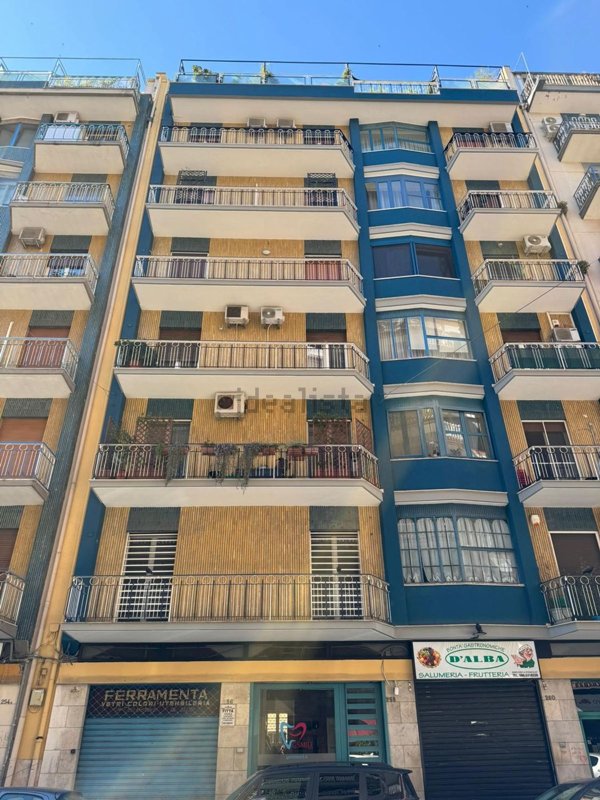 locale commerciale in affitto a Bari in zona Murat