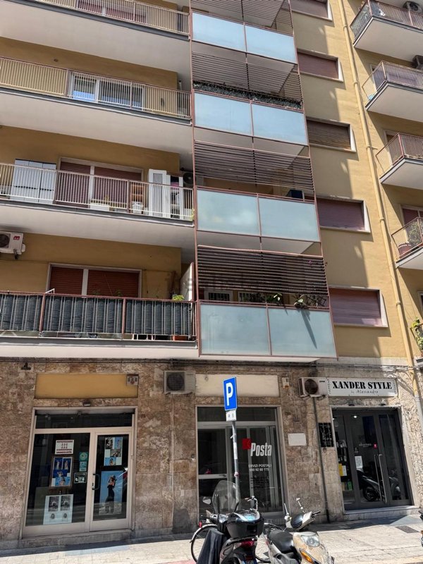 locale commerciale in affitto a Bari in zona Libertà