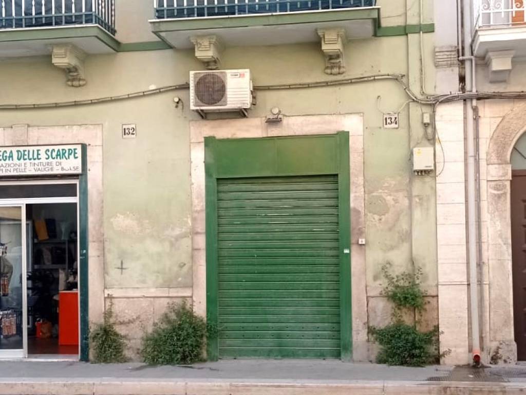 negozio in affitto a Bari in zona Marconi