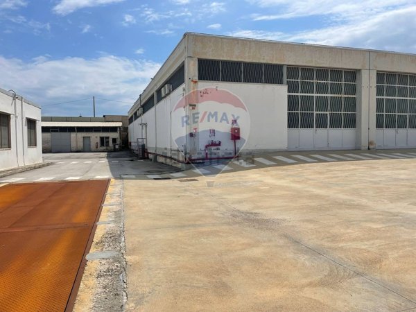 capannone in affitto a Bari in zona Carbonara