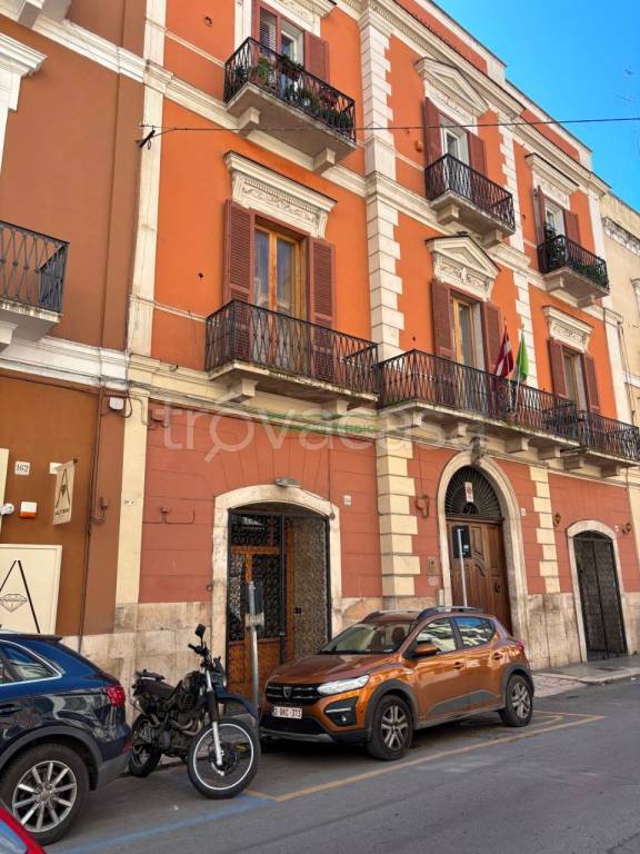 negozio in affitto a Bari in zona Murat