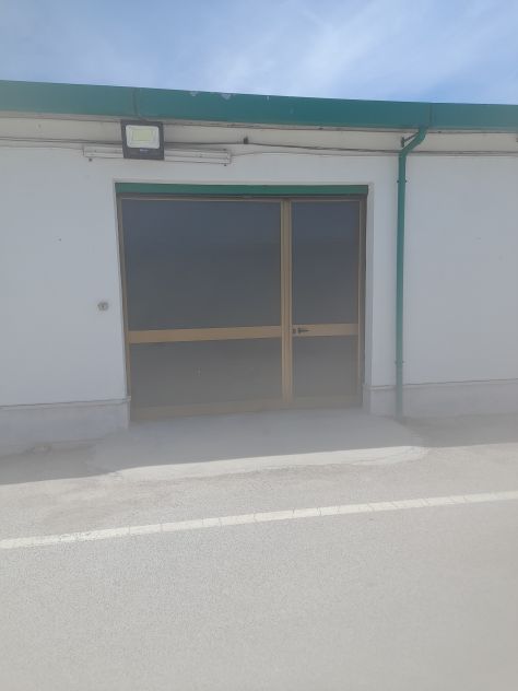 locale commerciale in affitto a Bari in zona Japigia