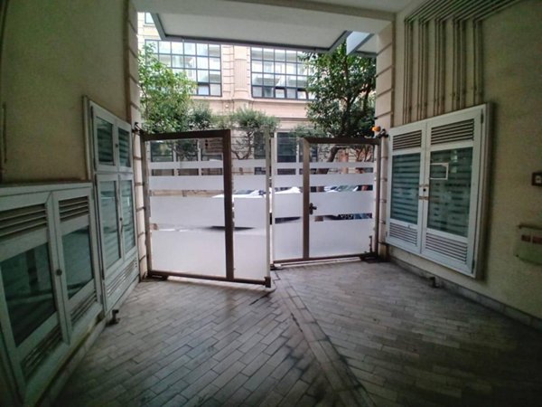 negozio in affitto a Bari in zona Murat