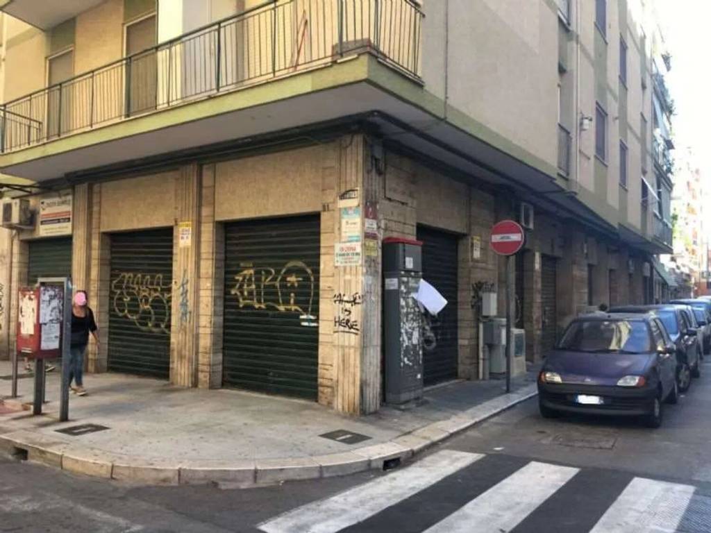 negozio in affitto a Bari in zona Carrassi