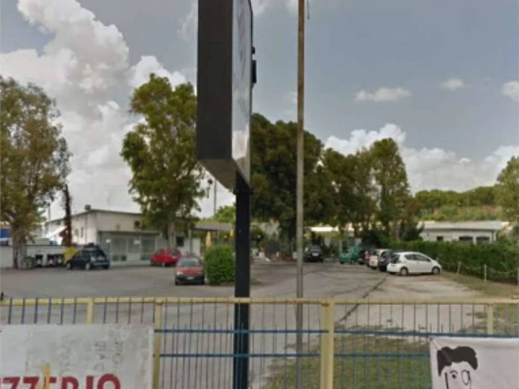 negozio in affitto a Bari in zona Poggiofranco