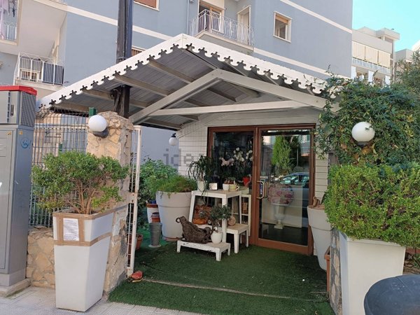 locale commerciale in affitto a Bari in zona Picone
