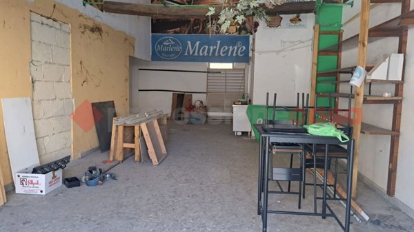 locale commerciale in affitto a Bari in zona Picone