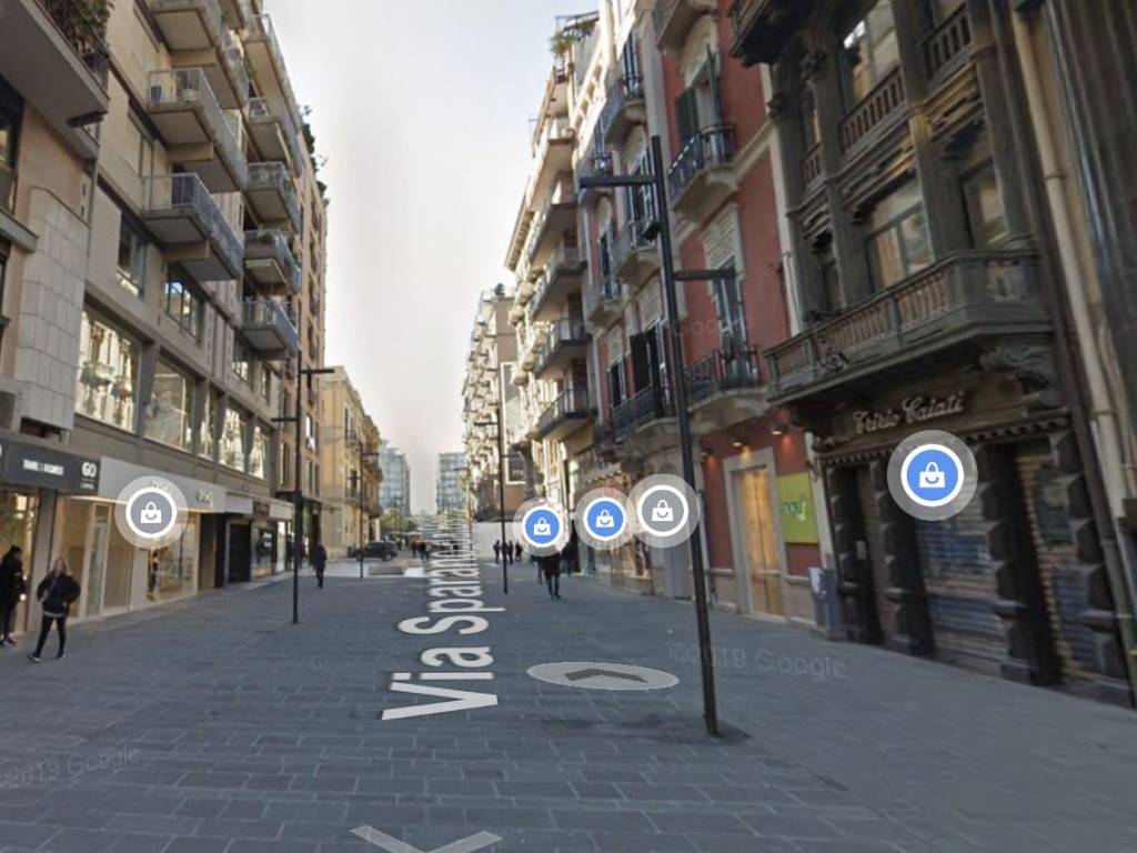 negozio in affitto a Bari in zona Murat