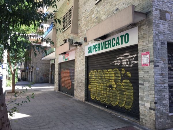 negozio in affitto a Bari in zona Picone