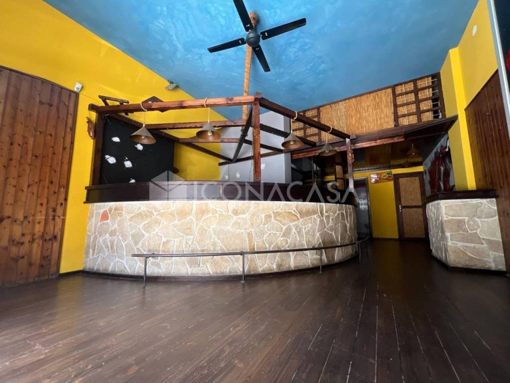 negozio in affitto a Bari in zona San Pasquale