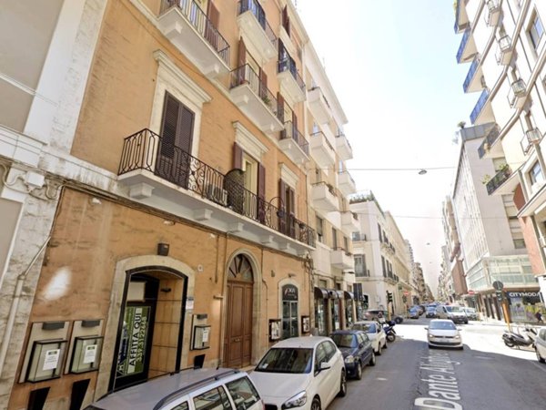 negozio in affitto a Bari in zona Murat