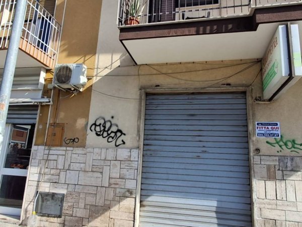 negozio in affitto a Bari in zona Poggiofranco