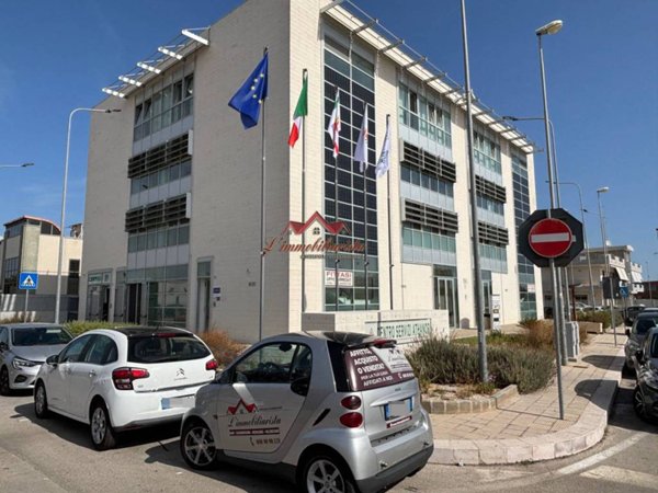 ufficio in affitto a Bari in zona Poggiofranco