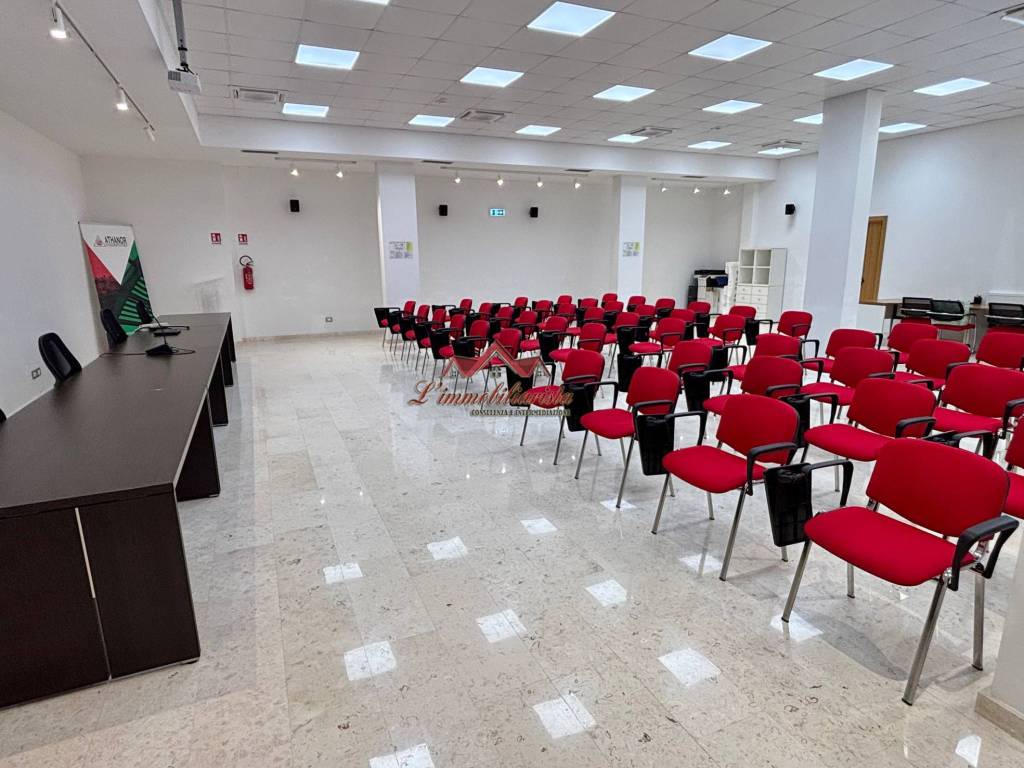 ufficio in affitto a Bari in zona Poggiofranco