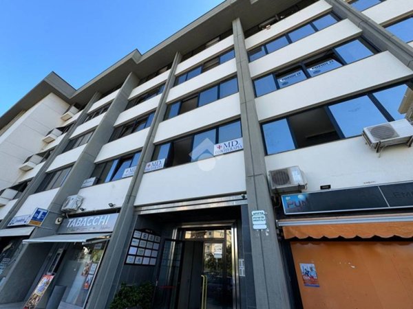 ufficio in affitto a Bari in zona Picone