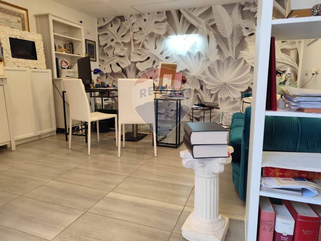 negozio in affitto a Bari in zona Libertà